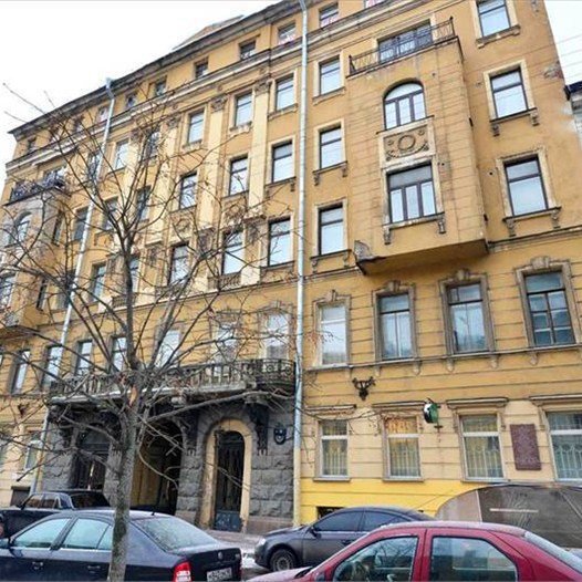 Жилое здание. Бывший доходный дом акционерного общества Строитель. 1909 год. Санкт-Петербург